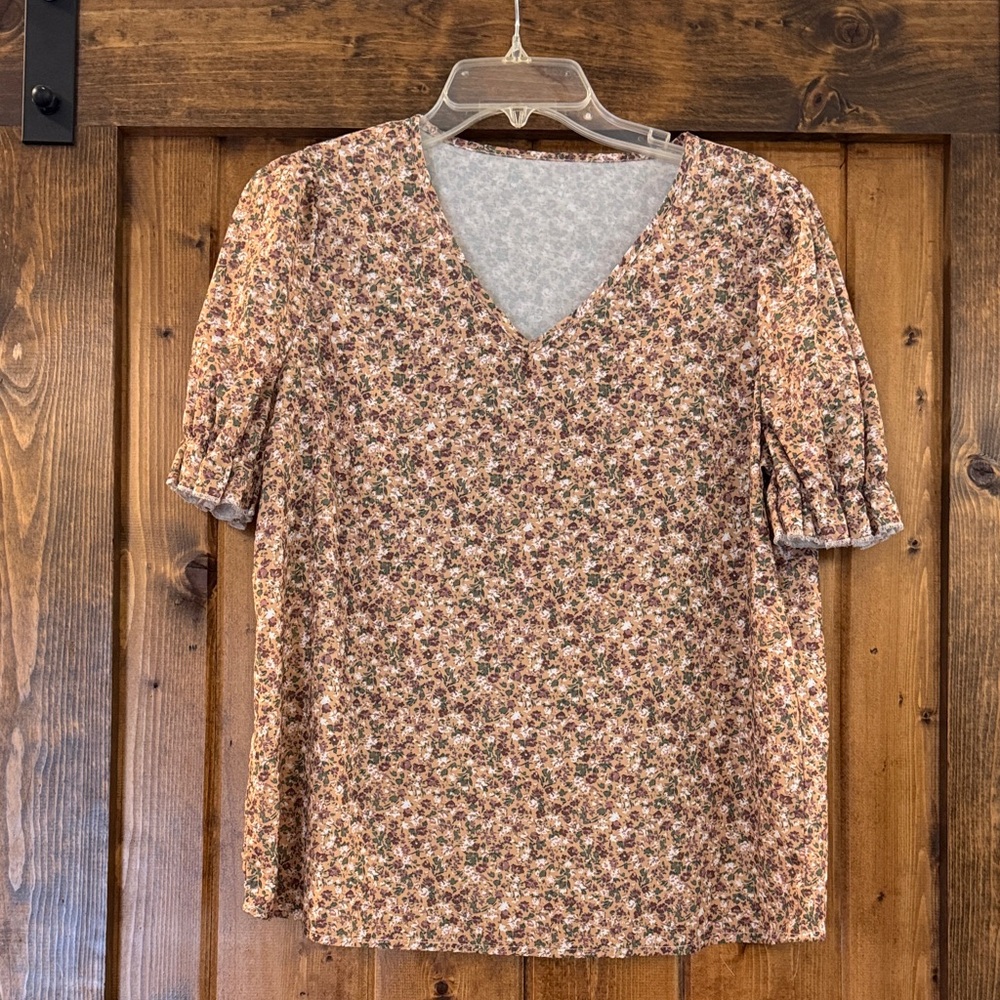 SHEIN Pink Floral V-Neck Puff Sleeve Blouse